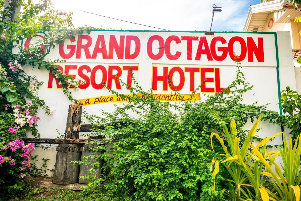 Grand Octagon Resort Laoag Dış mekan fotoğraf